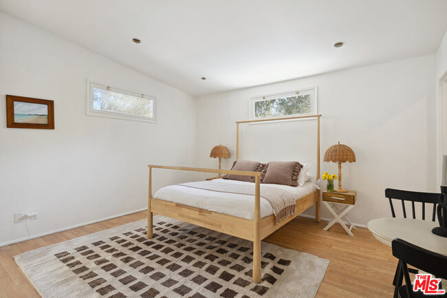 Building Photo - 583 California Trail