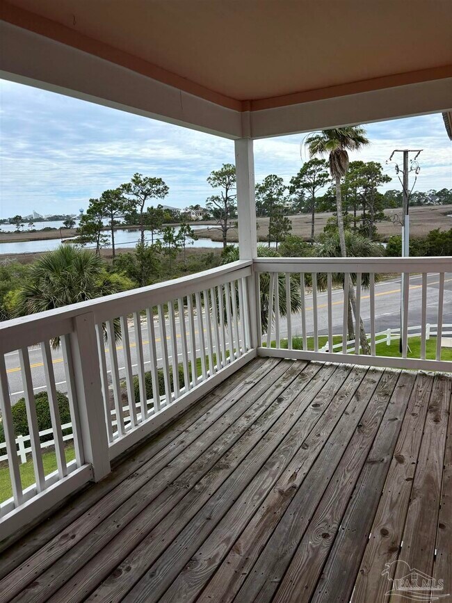 Building Photo - 16032 Innerarity Point Rd