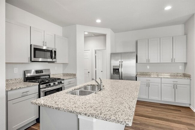 Building Photo - 5808 Begonia Ct