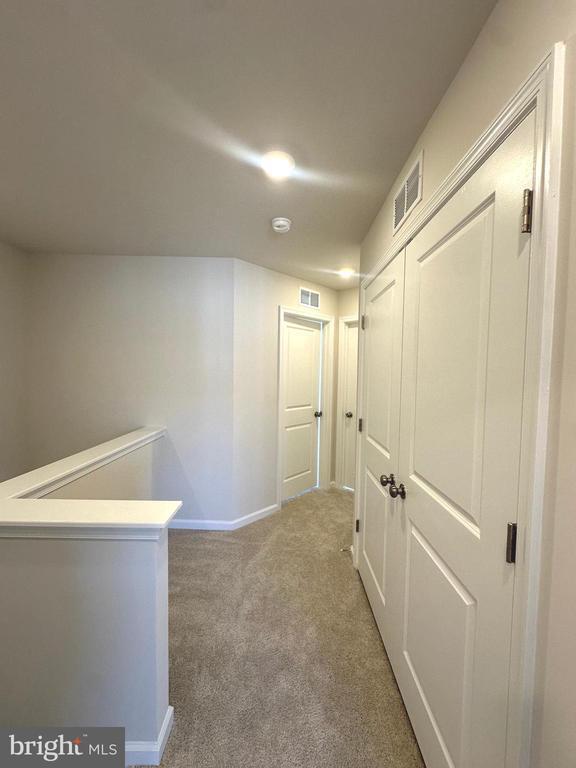 Building Photo - 324 Watercourse Dr