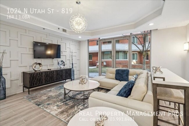 Building Photo - 1024 N Utah St