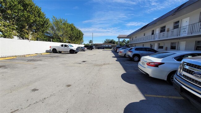 Building Photo - 13240 Port Said Rd