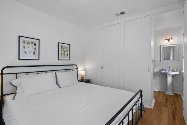 Building Photo - 918 16th St W