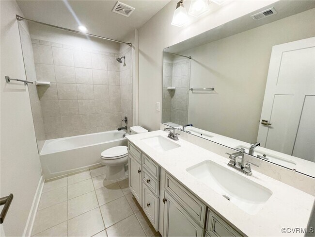 Building Photo - 6331 Sagamore Way
