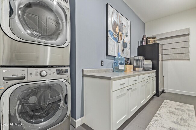 Building Photo - 4601 S Pinaleno Dr