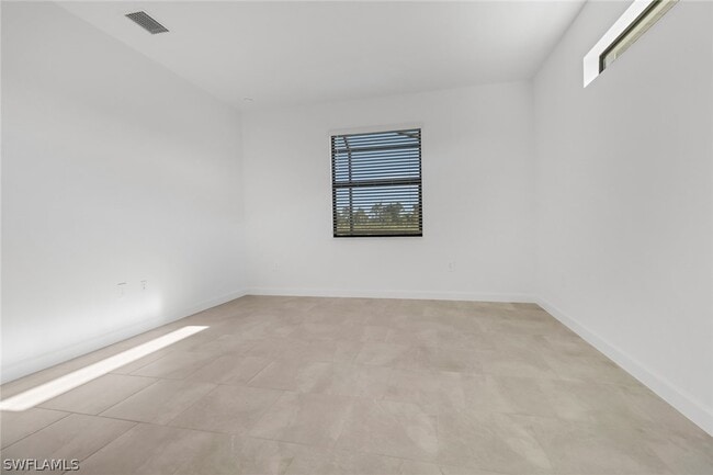 Building Photo - 19600 Hinkley Dr