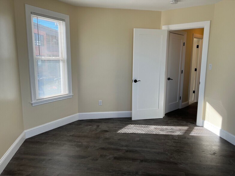 Building Photo - 90 Winthrop Shore Dr