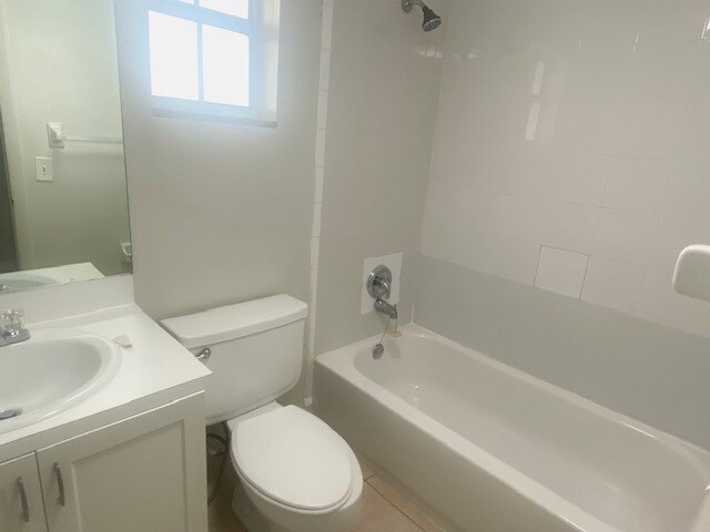 Building Photo - 8650 SW 109th Ave