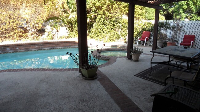 Building Photo - POOL HOME 4BR, 2.5BA, Yorba Linda, Cul-de-...