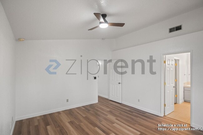 Building Photo - 2215 Jenni Ln