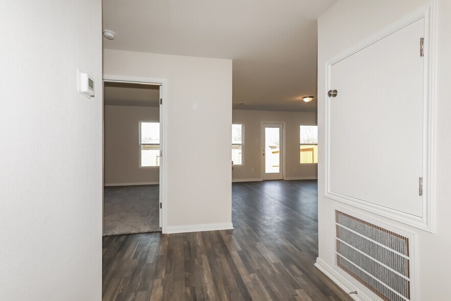 Building Photo - 14187 Green Wing Cir