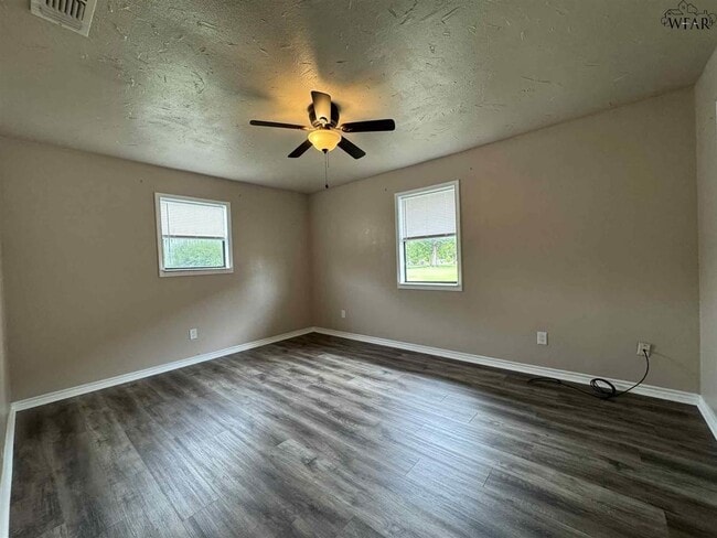 Building Photo - 1113 Sunset Ln