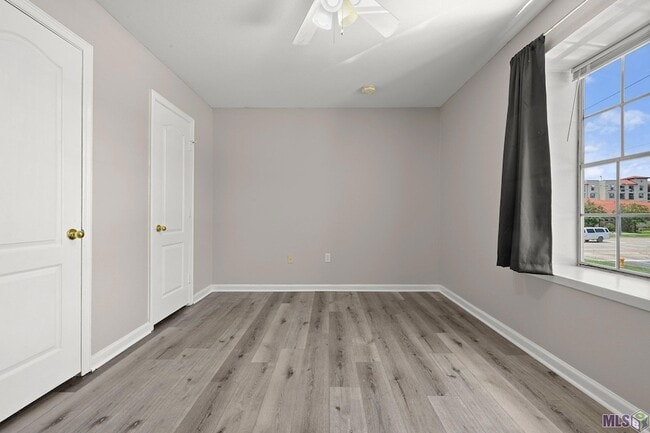 Building Photo - 445 W Parker Blvd