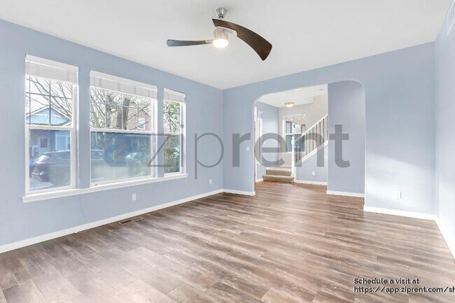 Building Photo - 5037 N Cecelia St