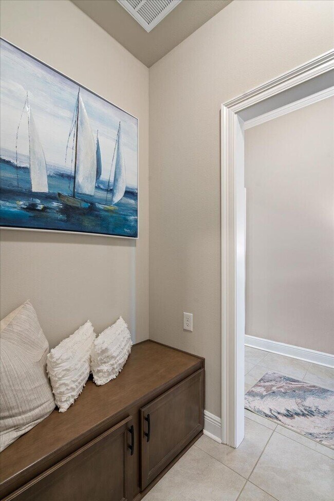 Building Photo - 18 Hydrangea Blvd