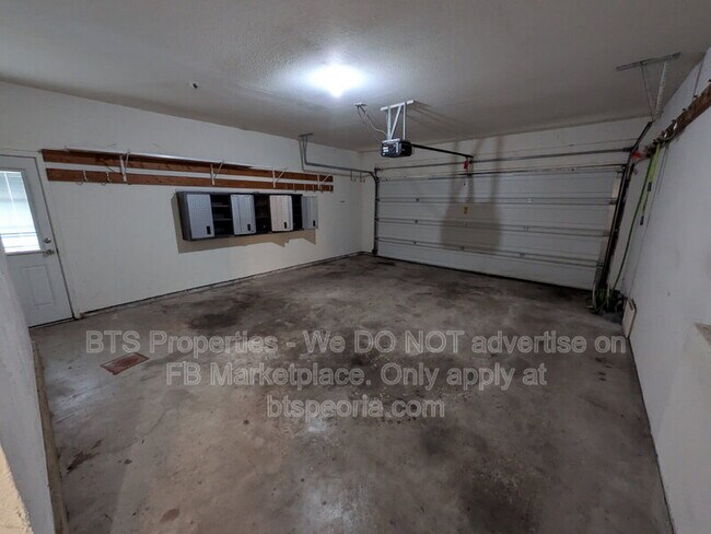 Building Photo - 3224 W Westport Rd