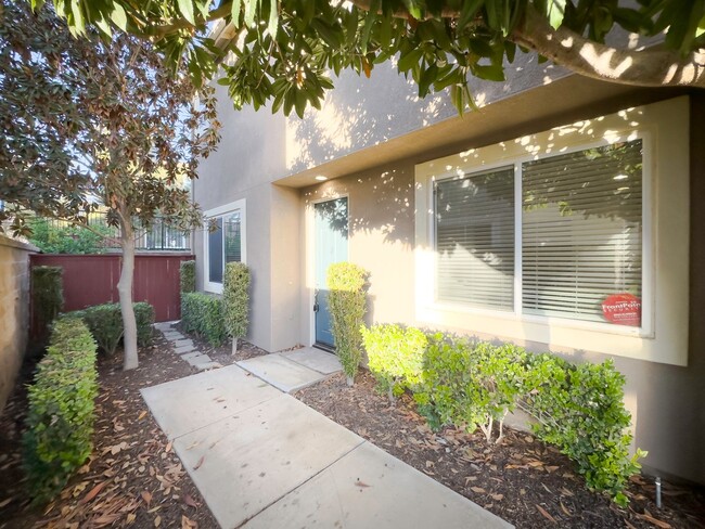 Building Photo - Beautiful 3 Bedroom Murrieta Condo w/ Atta...