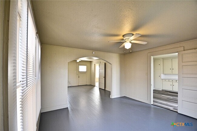 Building Photo - 875 Porter St