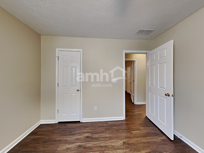 Building Photo - 3115 Elizabeth Ln