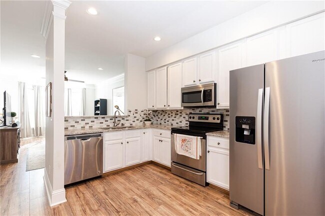 Building Photo - 375 Highland Ave NE