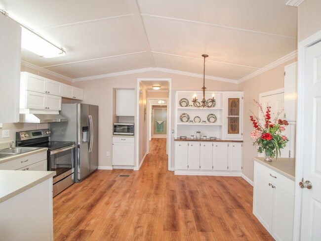 Building Photo - Recently Updated Manufactured Home!