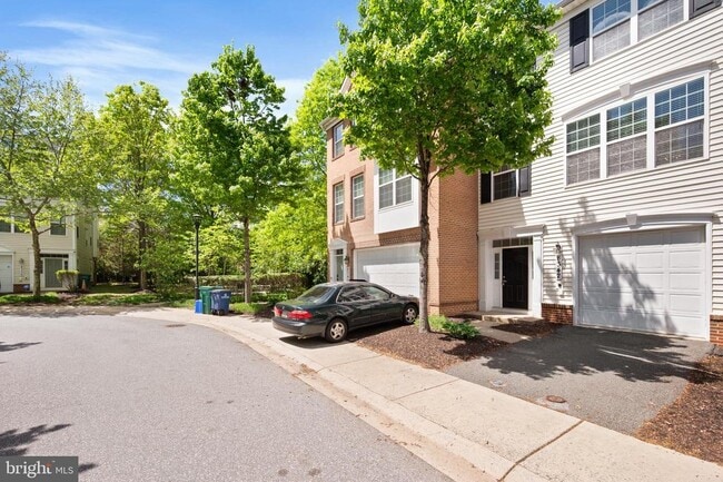 Building Photo - 8377 Broderick Cir