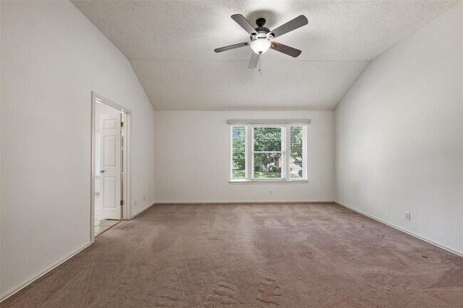 Building Photo - 3635 Flora Vista Loop