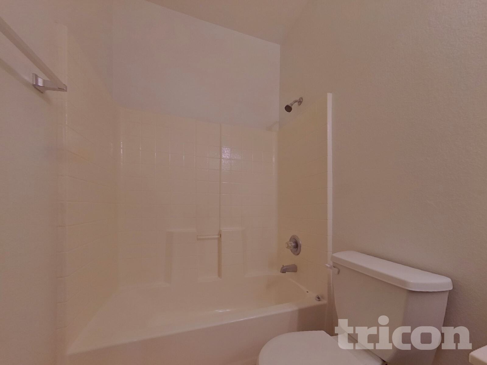 Building Photo - 83 5th Ave W