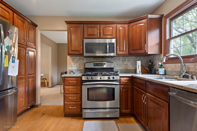 Building Photo - 560 Rapidan Ct