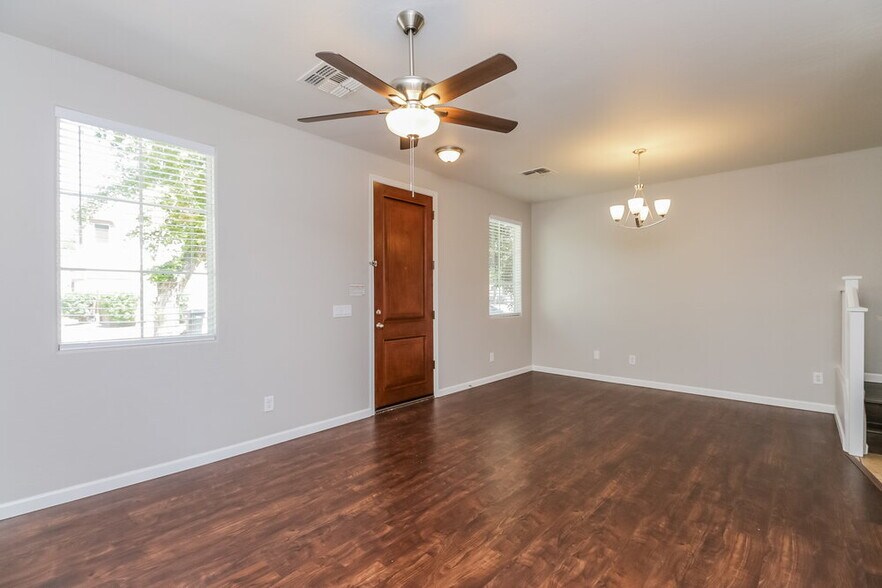 Building Photo - 10215 E Isleta Ave