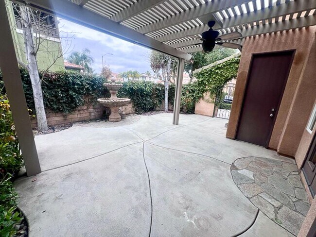 Building Photo - 5 bedroom Winchester home with a 3 car garage for LEASE!