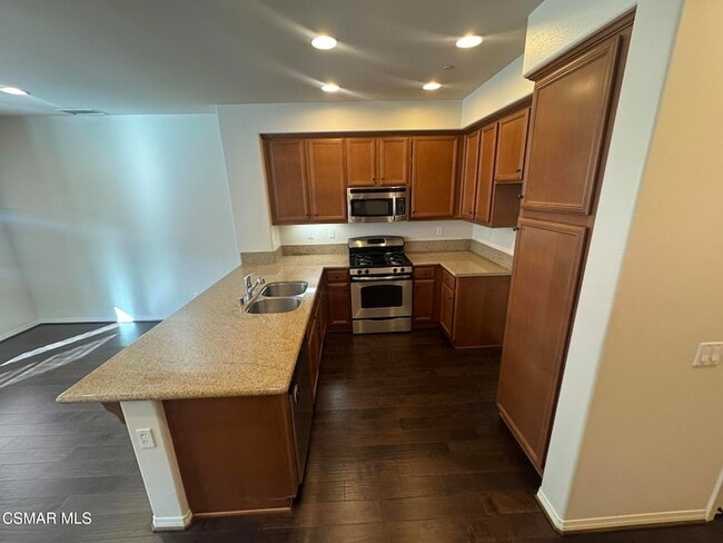 Building Photo - 1654 Heywood St