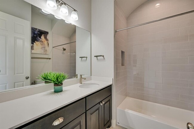 Building Photo - 227 Dally Ct
