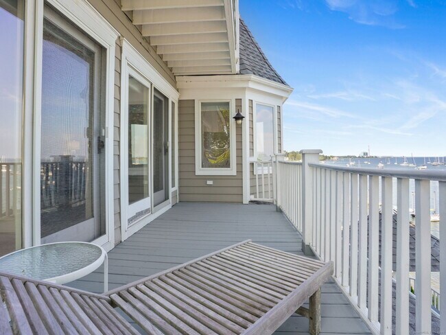 Building Photo - 3 E Beach Dr