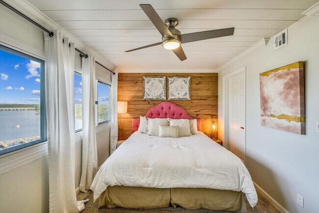 Building Photo - 23223 Front Beach Rd