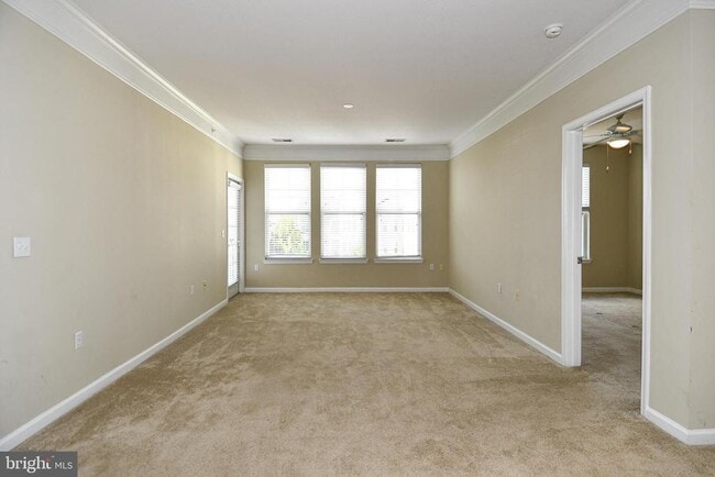 Building Photo - 2105 N Glebe Rd