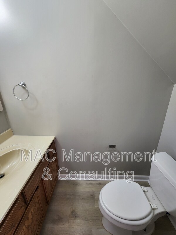 Building Photo - 790 Dixie Park Dr