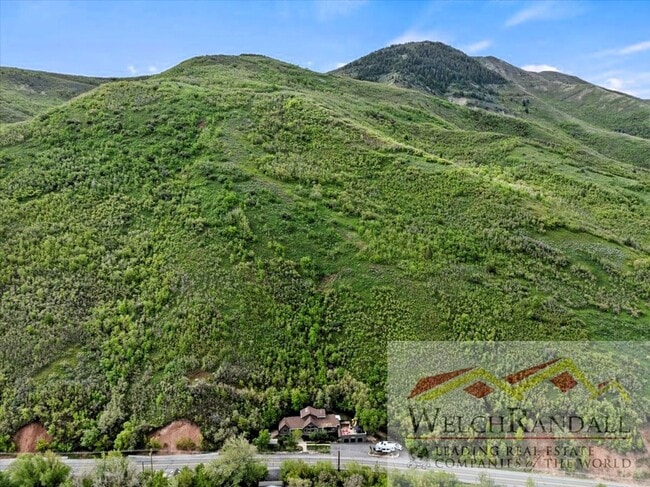 Building Photo - Stunning Emigration Canyon Home - Spacious...