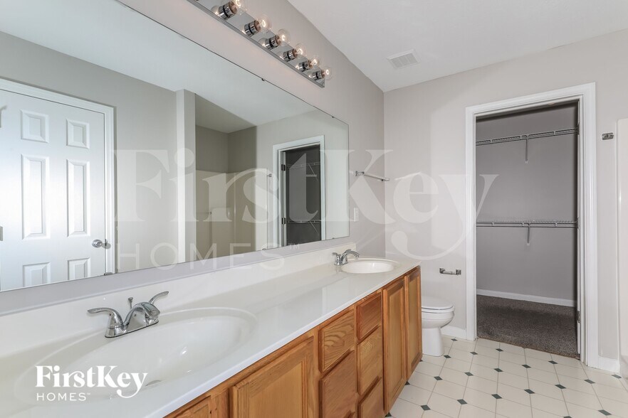 Building Photo - 6250 Kentstone Dr