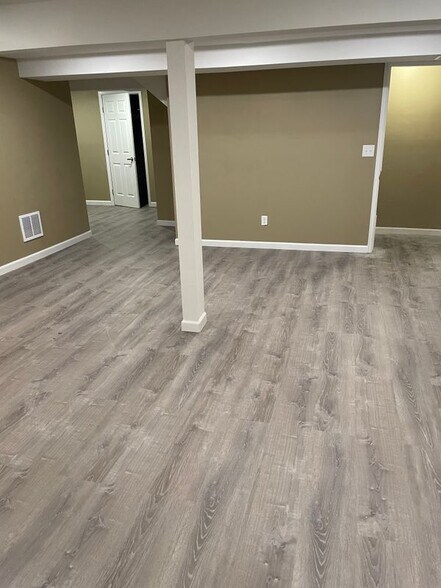 Building Photo - 18757 E Hawaii Dr