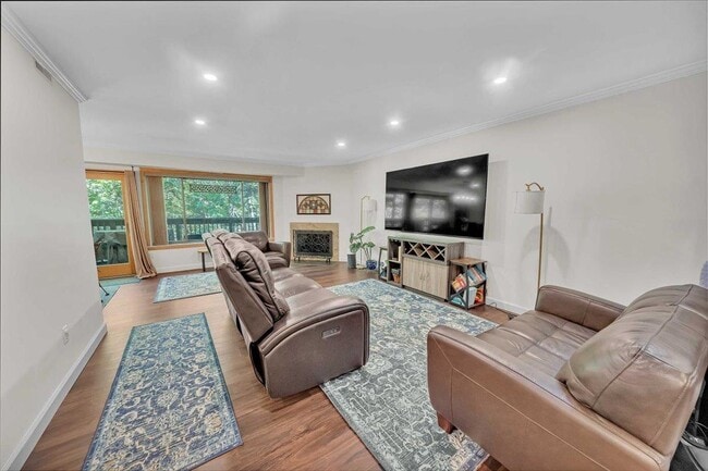Primary Photo - 375 Martling Ave