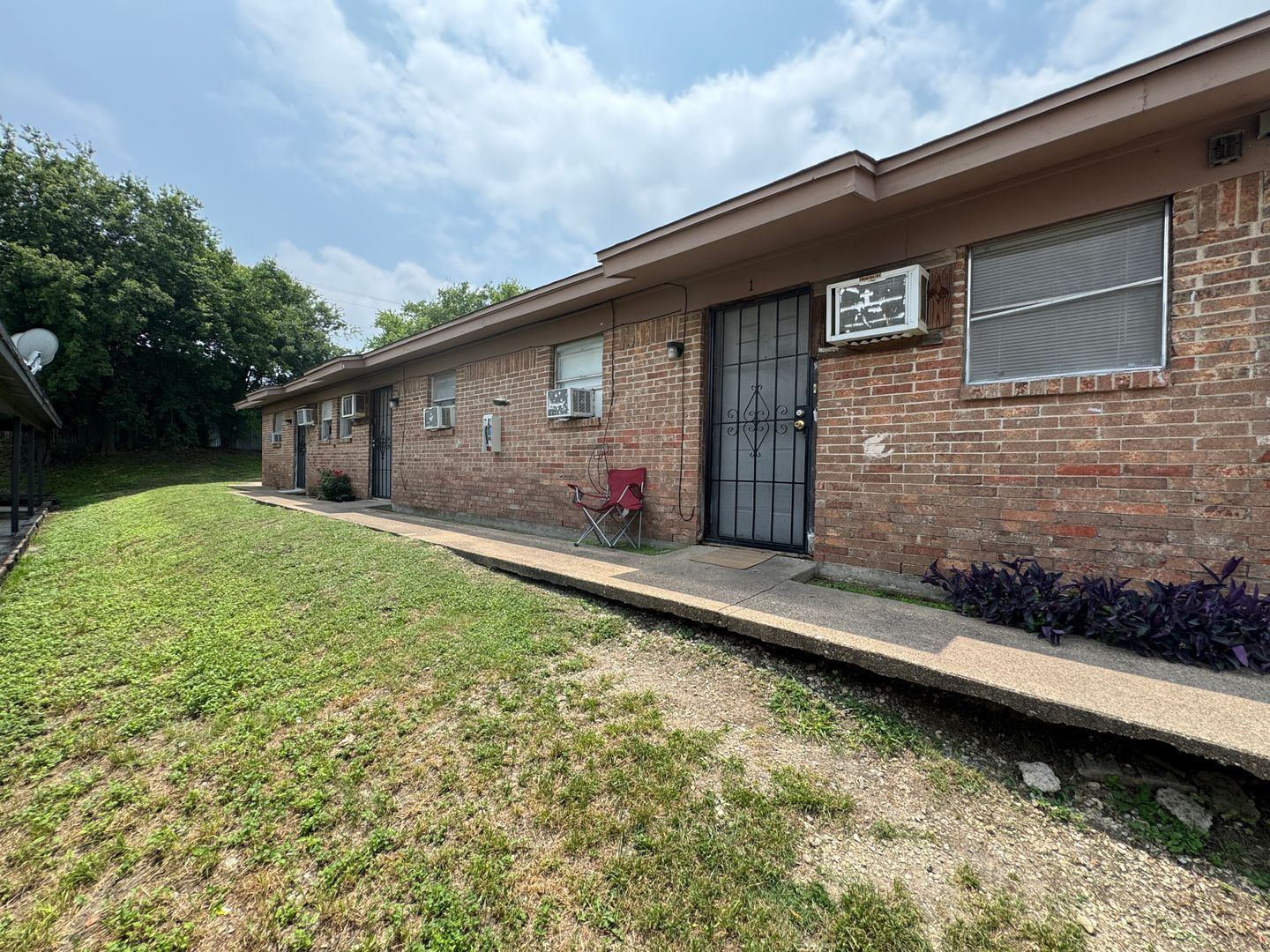 Building Photo - 503 Sunset Ln