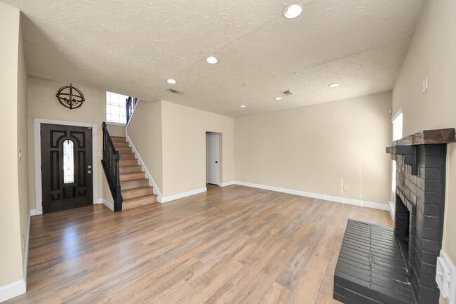 Building Photo - 20303 White Poplar Dr