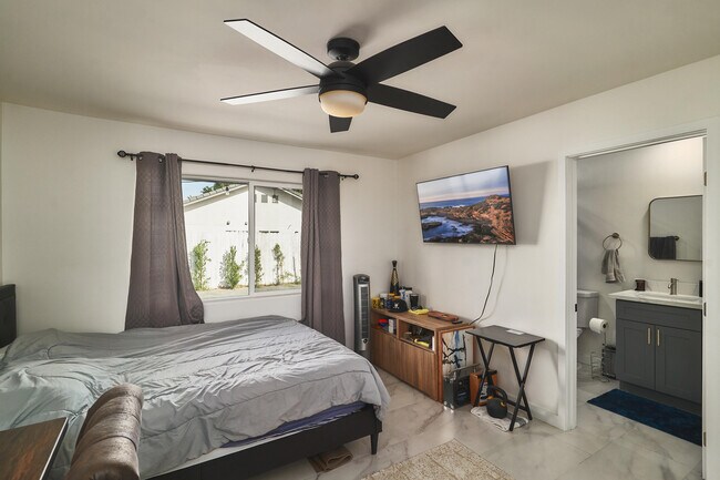 Building Photo - 51700 Avenida Martinez