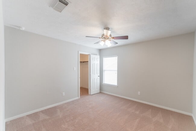 Building Photo - 9402 Empress Crossing Dr