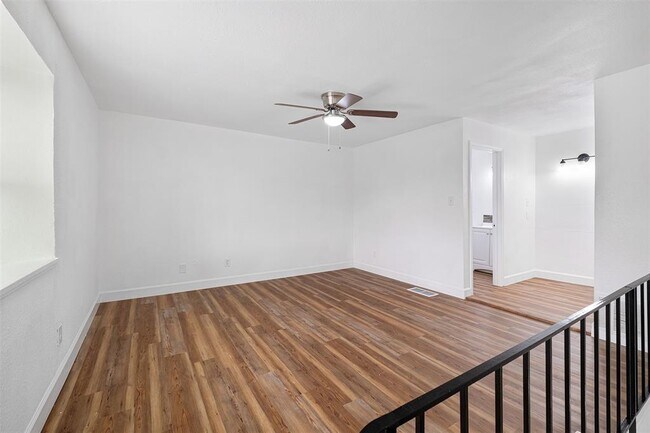 Building Photo - 2217 Mission Hill Dr
