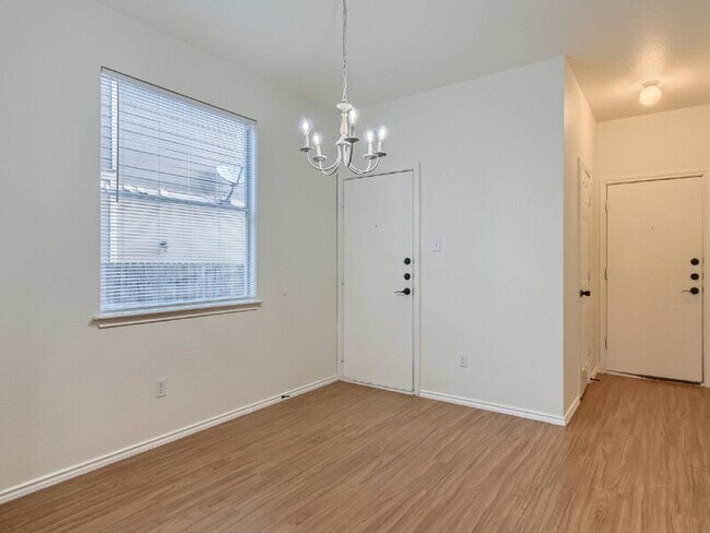 Building Photo - 13913 Harris Ridge Blvd