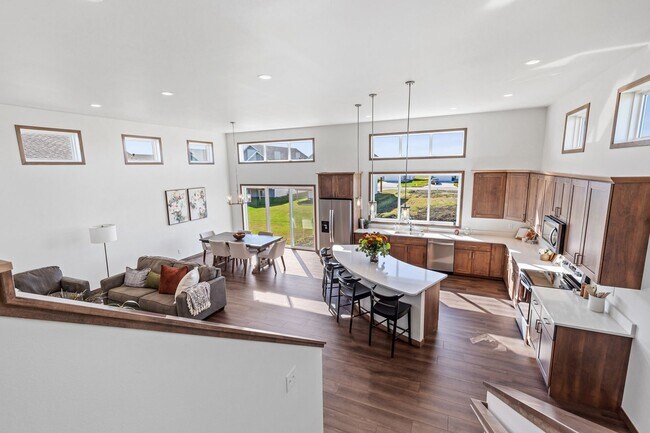 Building Photo - Newly Built in the Wilds neighborhood of West Fargo!
