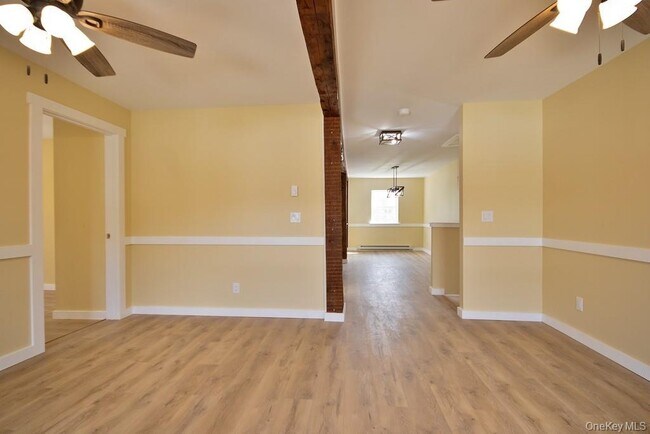 Building Photo - 162 Rockland Rd