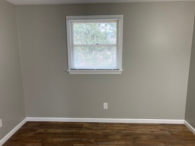 2nd bedroom - 39 Old Amherst Rd